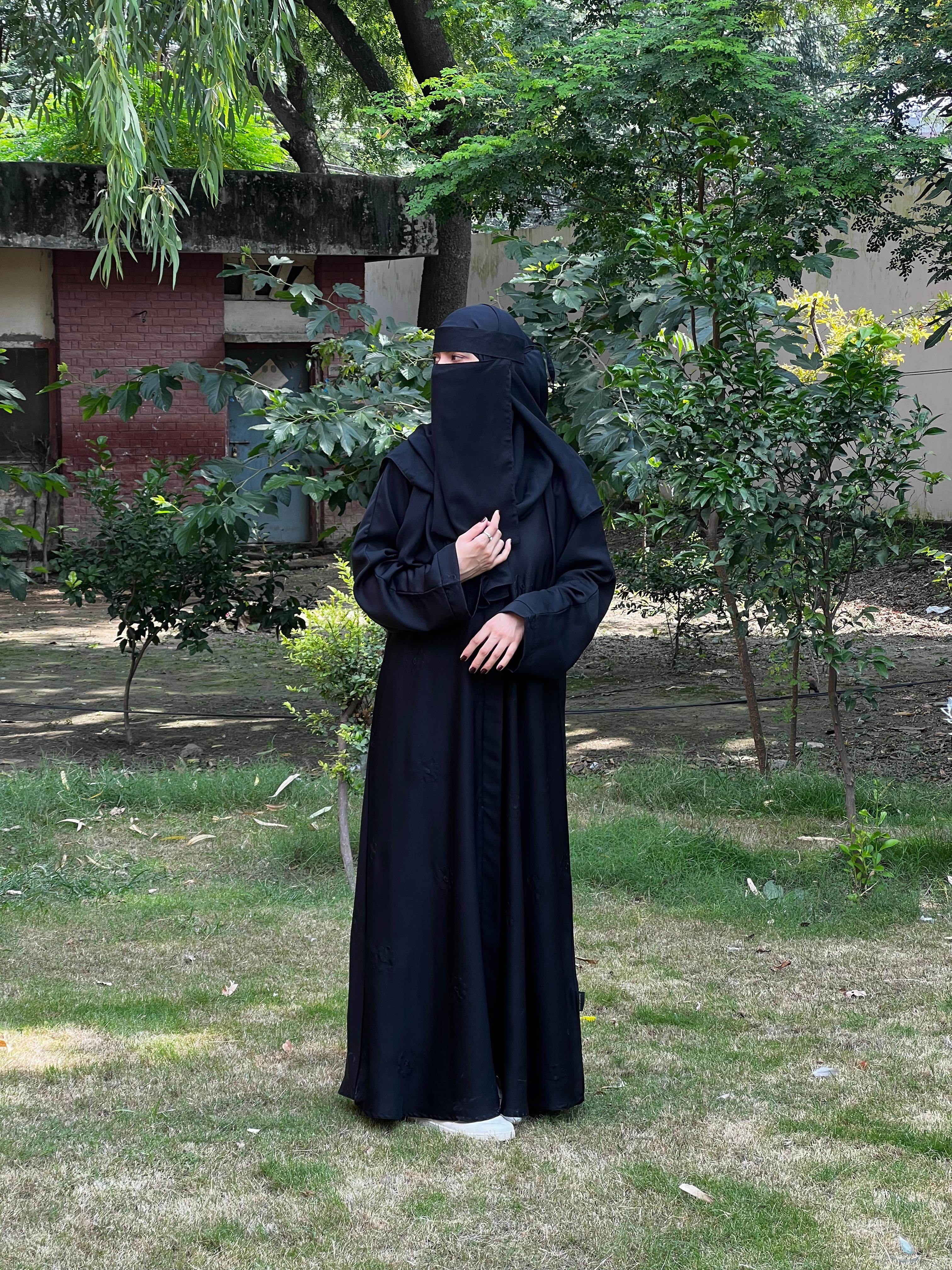 Premium Black with Flowery Karhai Premium Set - E Burqa - Quality Guaranteed GENZ Abayas