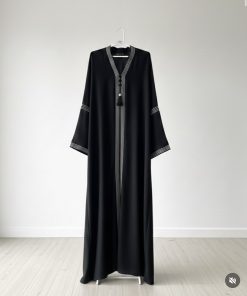 Black open-Button Abaya